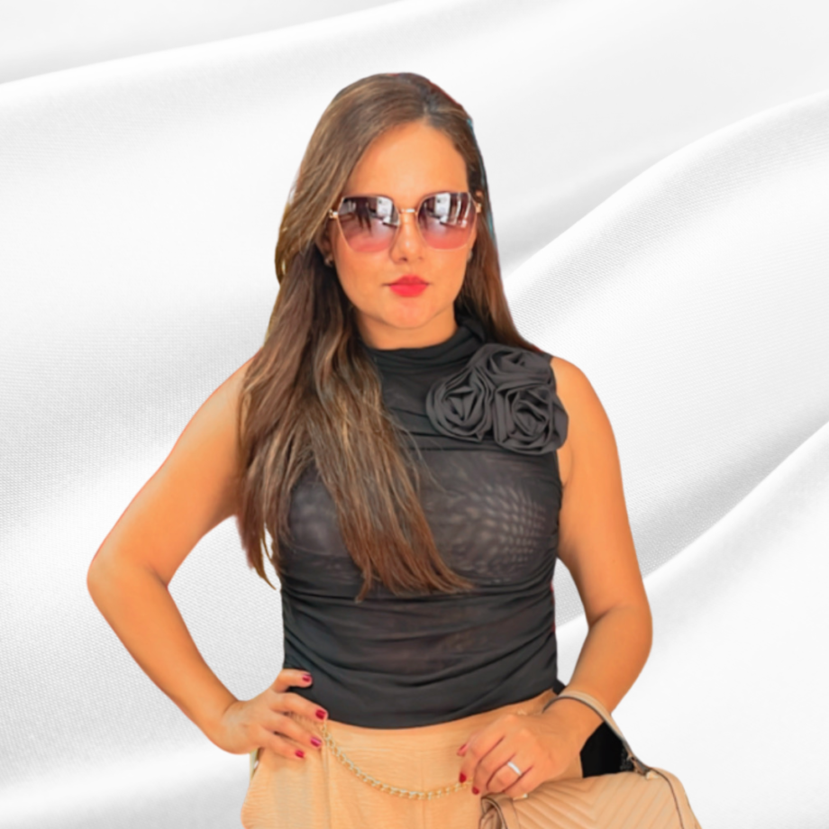 Blusinha Regata com Detalhe de Flor